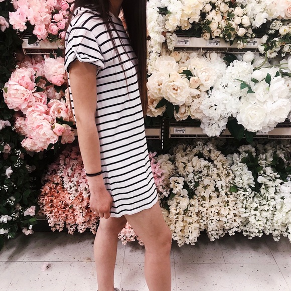 Divided by H&M T-Shirt Dress - Picture 2 of 7